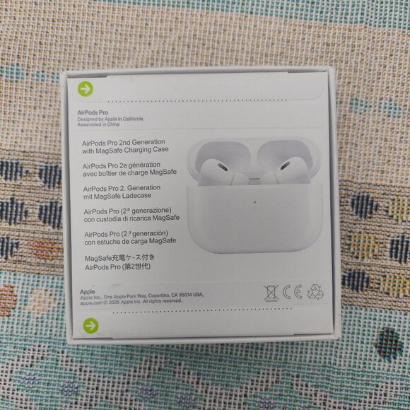 ⚗️Apple AirPods Pro Generation with MagSafe Wireless Charging Case - White - Picture 2 of 5